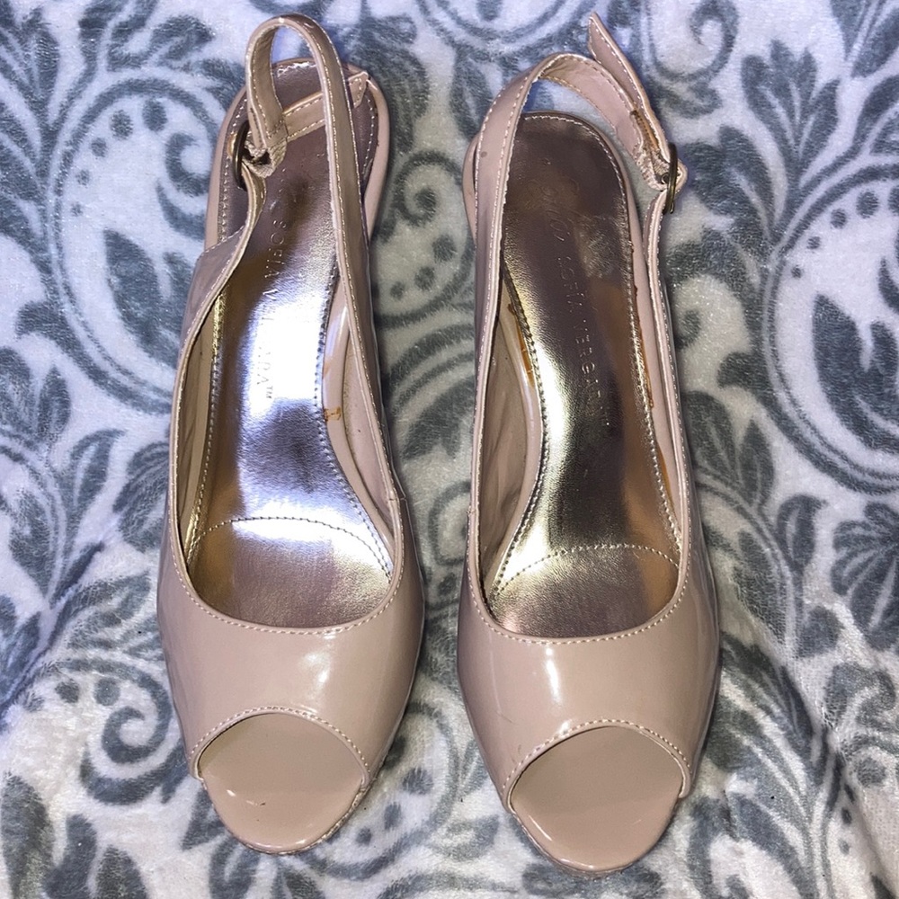 Sofia Vergara peep toe heels 8 1/2”